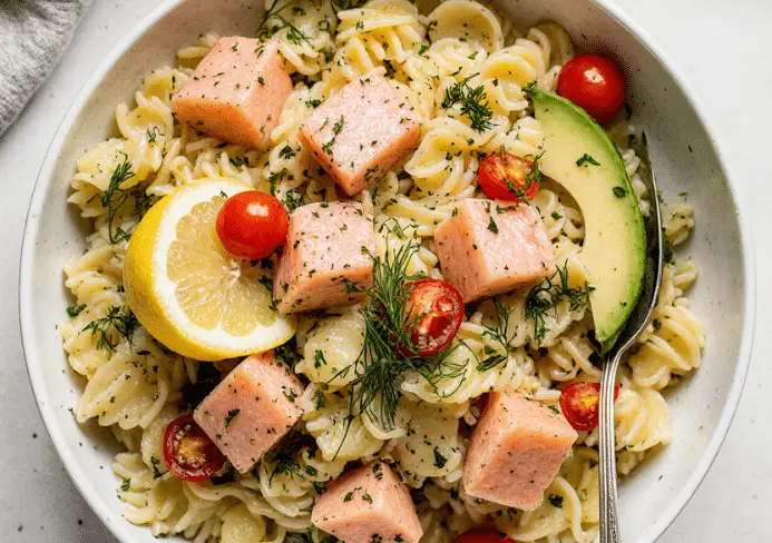 Salade de pâtes au saumon fumé