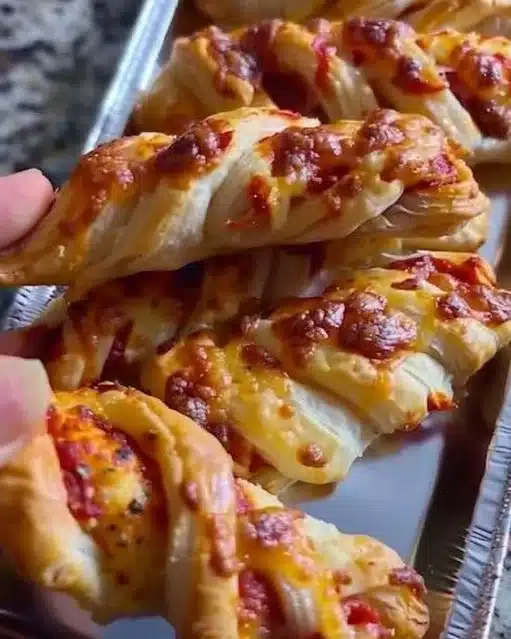 Feuilletés apéro façon pizza croustillants et savoureux pour un apéritif réussi