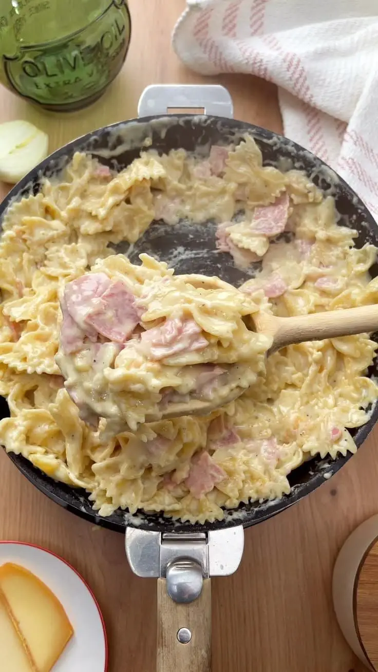 Pasta with Ham and Raclette Cheese