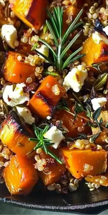 Potimarron Rôti, Feta, Thym Et Quinoa