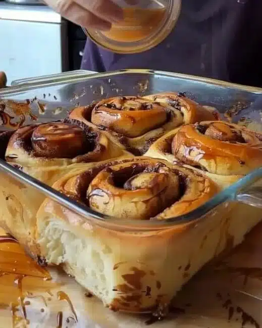 Cinnamon Rolls au Chocolat et Cannelle fraîchement cuits