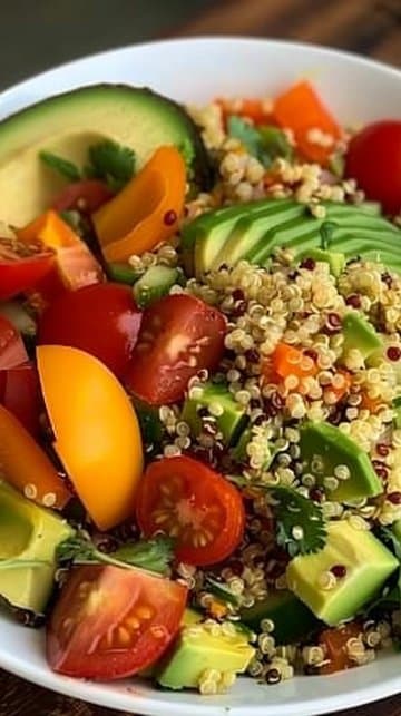 Salad with Quinoa and Avocado