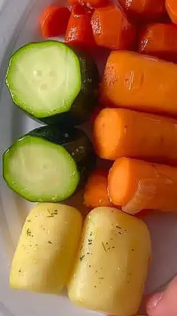 Légumes rôtis au miel et au thym, plats colorés et savoureux