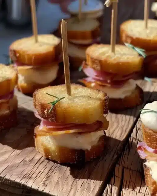 Mini croque apéro délicieusement garnis pour un apéritif réussi