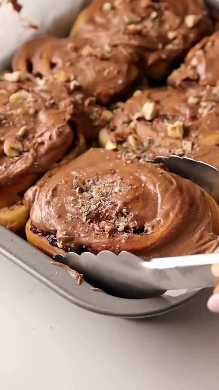 Roulés de cannelle au chocolat et aux noisettes