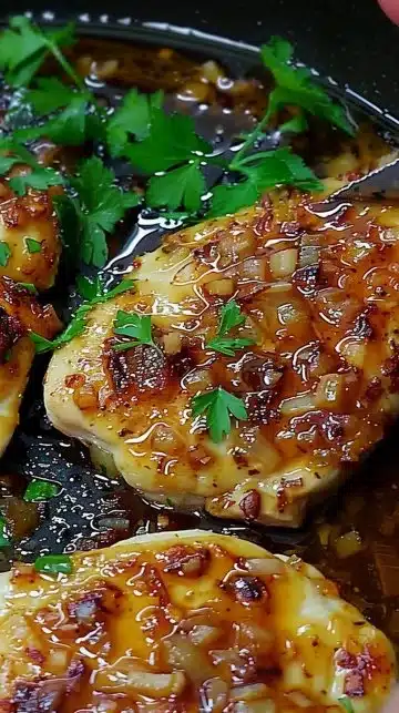 Recette savoureuse de poitrine de poulet préparée avec des ingrédients frais