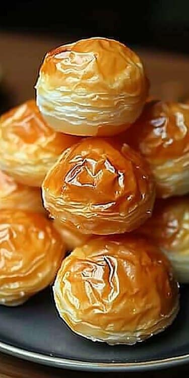 Gougères au Fromage : Pâtisseries Aériennes au Cœur Fondant