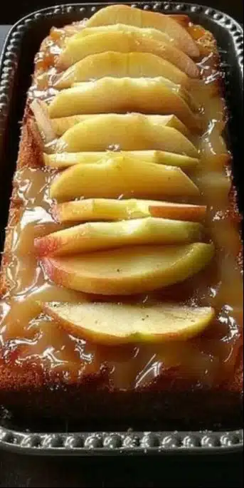 Recette de Cake Frangipane et Pommes, un dessert à base d'amandes et de pommes