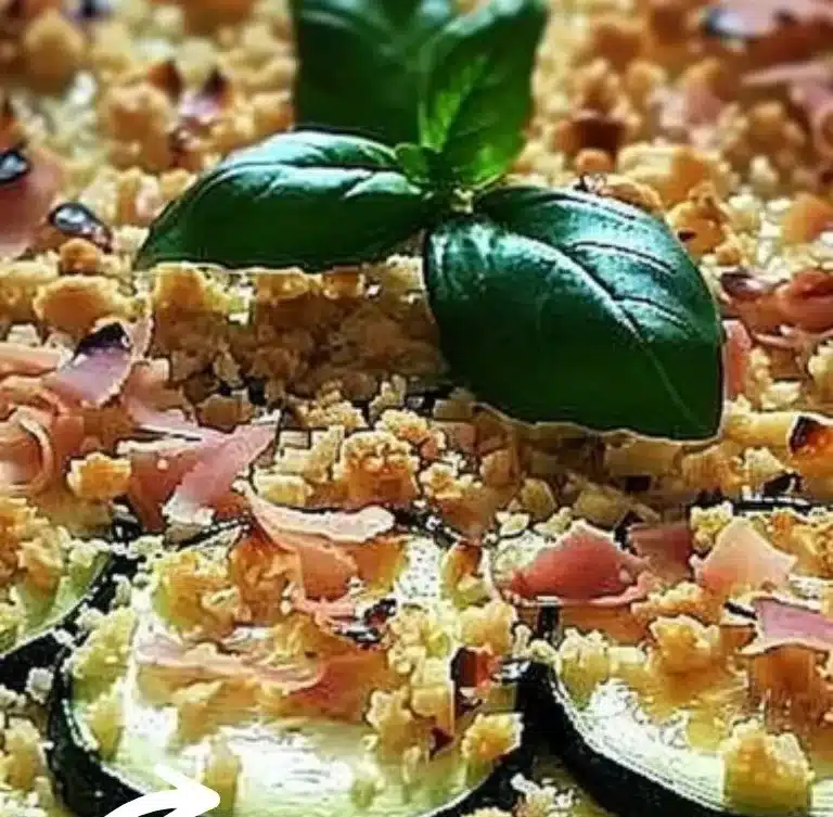 Tarte Crumble aux courgettes, Comté et jambon cru fraîchement préparée