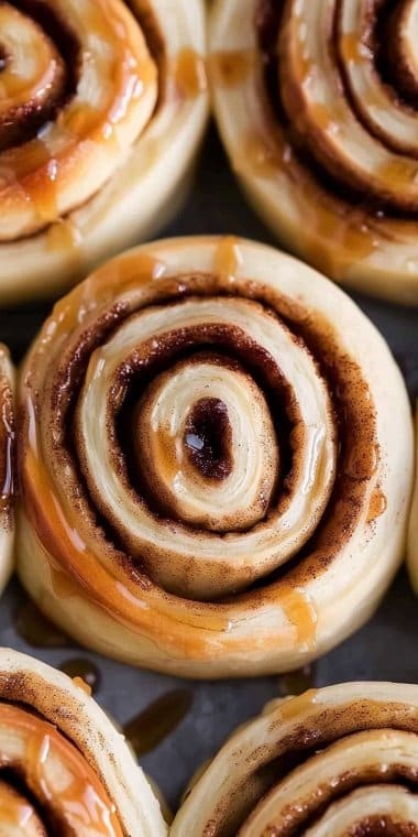 Cinnamon Rolls Maison